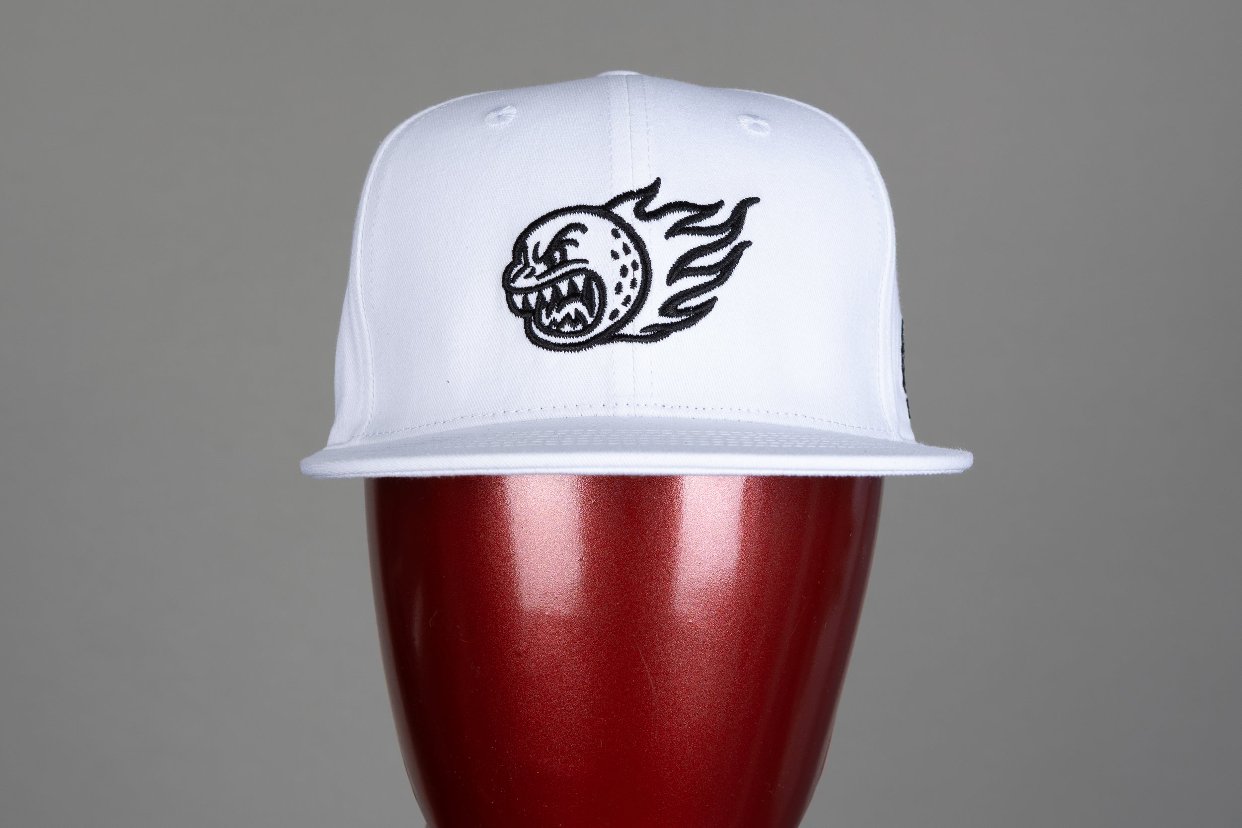 ROX STAR GOLF HAT -FLAT BRIM- WHITE