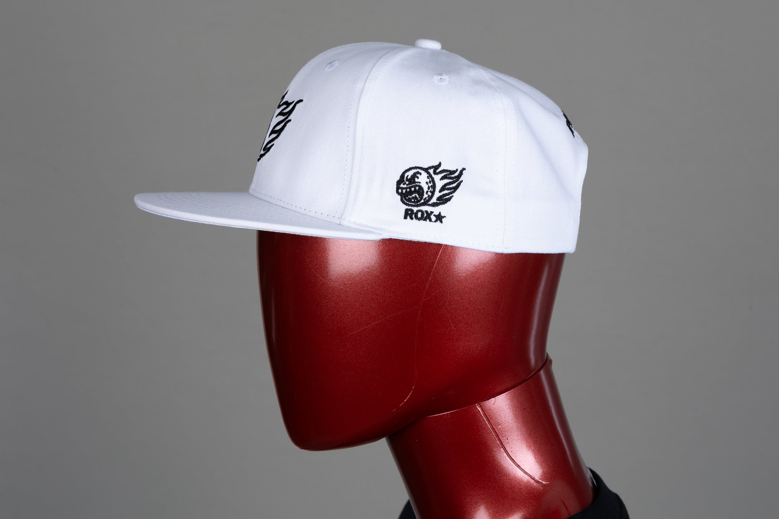 ROX STAR GOLF HAT -FLAT BRIM- WHITE